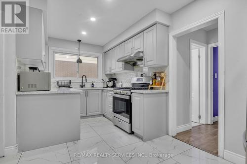 51 Rouse Avenue, Cambridge, ON - Indoor Photo Showing Kitchen