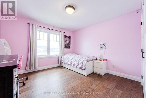 938666 Airport Road, Mulmur, ON - Indoor Photo Showing Bedroom