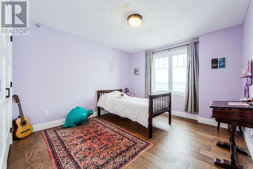 938666 Airport Road, Mulmur, ON - Indoor Photo Showing Bedroom