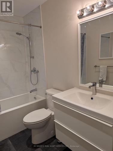 17 Douville Court, Toronto, ON - Indoor Photo Showing Bathroom