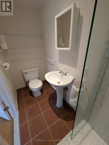 17 Douville Court, Toronto, ON - Indoor Photo Showing Bathroom