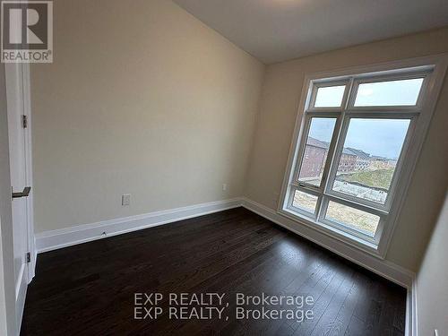 37 Schmeltzer Crescent, Richmond Hill, ON - Indoor Photo Showing Other Room