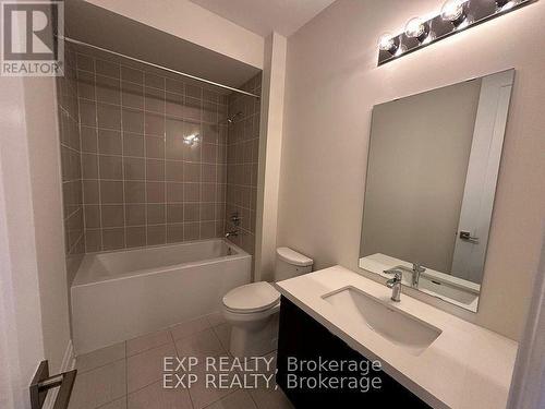 37 Schmeltzer Crescent, Richmond Hill, ON - Indoor Photo Showing Bathroom