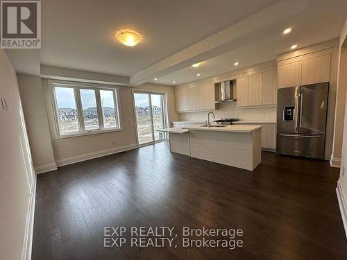 37 Schmeltzer Crescent, Richmond Hill, ON - Indoor Photo Showing Kitchen