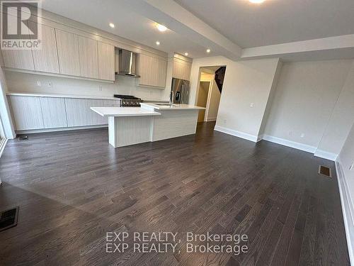 37 Schmeltzer Crescent, Richmond Hill, ON - Indoor Photo Showing Kitchen