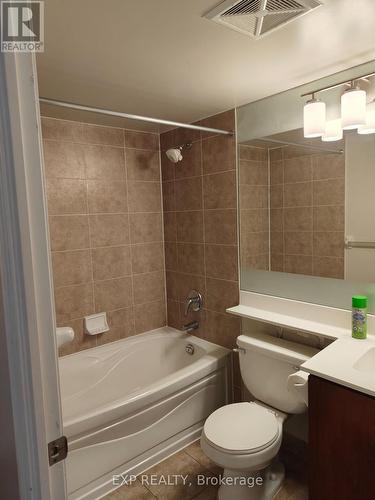 1613 - 310 Burnhamthorpe Road W, Mississauga, ON - Indoor Photo Showing Bathroom