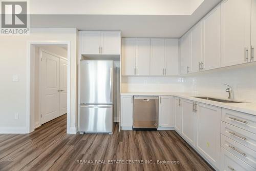 127 - 1577 Rose Way, Milton, ON - Indoor Photo Showing Kitchen