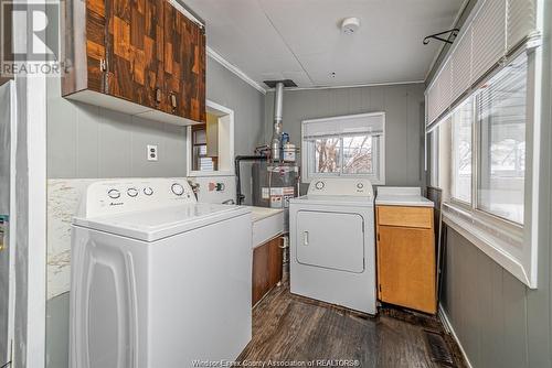 963 Josephine, Windsor, ON - Indoor Photo Showing Laundry Room