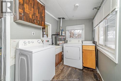 963 Josephine, Windsor, ON - Indoor Photo Showing Laundry Room