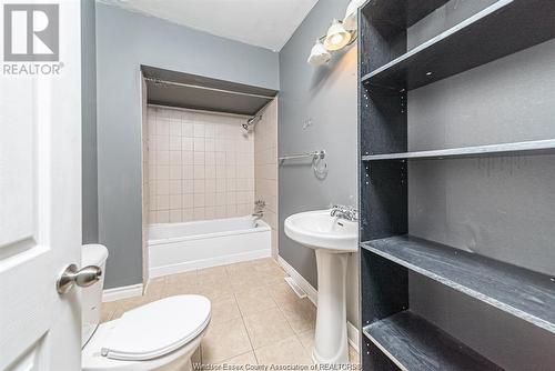 963 Josephine, Windsor, ON - Indoor Photo Showing Bathroom