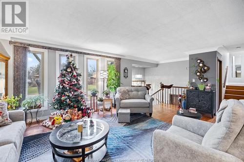 2874 Jos St. Louis, Windsor, ON - Indoor Photo Showing Living Room