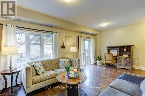 135 Samuel Drive, Wellington North (Arthur), ON - Indoor Photo Showing Living Room