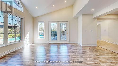 70 Shannon Road, East Gwillimbury, ON - Indoor Photo Showing Other Room