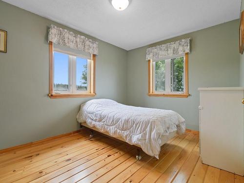 Chambre Ã Â coucher - 14 Ch. De Tancredia, L'Île-Du-Grand-Calumet, QC - Indoor Photo Showing Bedroom