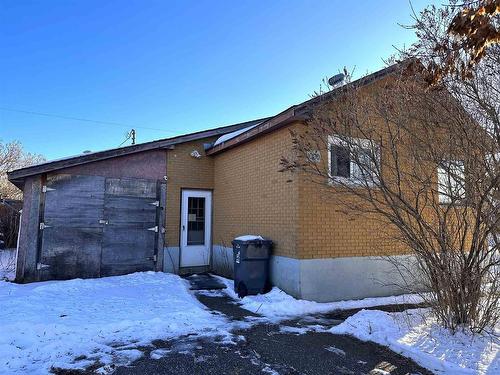 1000 Mcintosh Street, Thunder Bay, ON - Outdoor