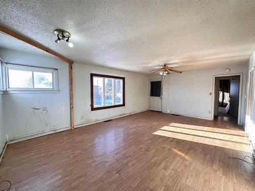 1000 Mcintosh Street, Thunder Bay, ON - Indoor Photo Showing Other Room