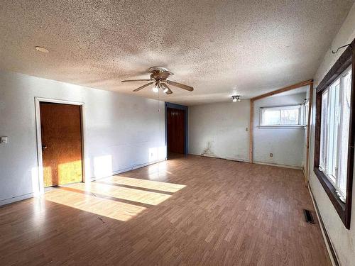 1000 Mcintosh Street, Thunder Bay, ON - Indoor Photo Showing Other Room