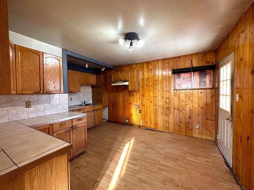 1000 Mcintosh Street, Thunder Bay, ON - Indoor Photo Showing Kitchen