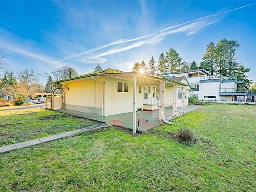 441 Memorial Ave, Qualicum Beach, BC 