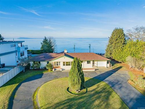 441 Memorial Ave, Qualicum Beach, BC 