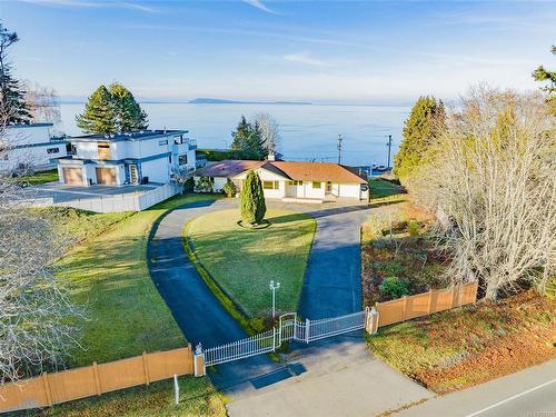 441 Memorial Ave, Qualicum Beach, BC 