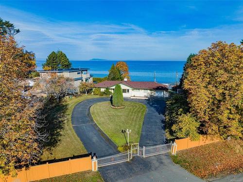 441 Memorial Ave, Qualicum Beach, BC 