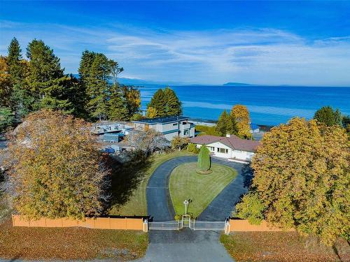 441 Memorial Ave, Qualicum Beach, BC 