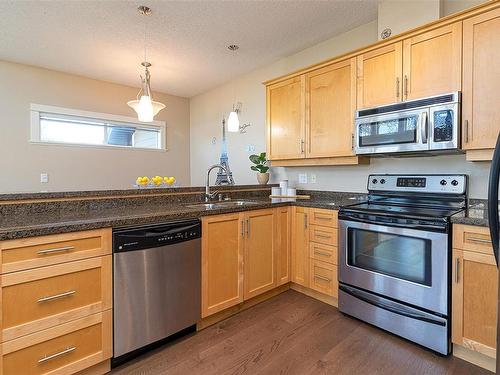 401-2710 Jacklin Rd, Langford, BC - Indoor Photo Showing Kitchen