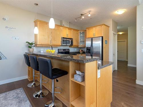 401-2710 Jacklin Rd, Langford, BC - Indoor Photo Showing Kitchen