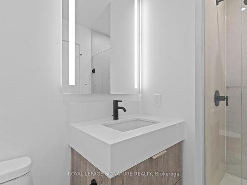 1113-308 Jarvis St, Toronto, ON - Indoor Photo Showing Bathroom