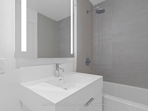 1113-308 Jarvis St, Toronto, ON - Indoor Photo Showing Bathroom