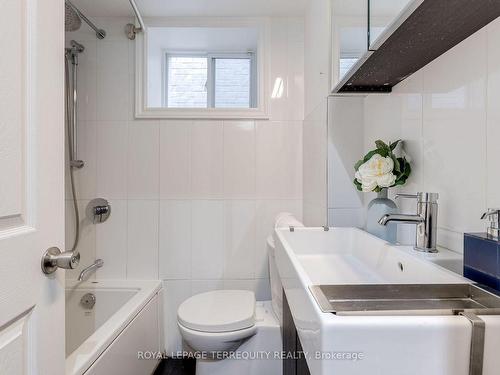 4 Dunkirk Rd, Toronto, ON - Indoor Photo Showing Bathroom