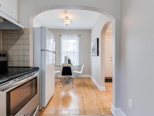 4 Dunkirk Rd, Toronto, ON - Indoor Photo Showing Kitchen