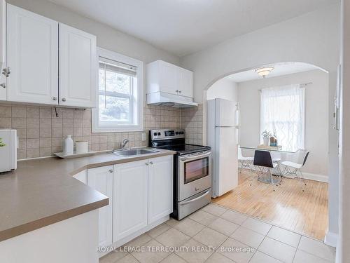 4 Dunkirk Rd, Toronto, ON - Indoor Photo Showing Kitchen