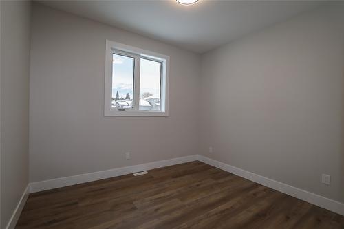 718 St. Mary River Drive, Kimberley, BC - Indoor Photo Showing Other Room