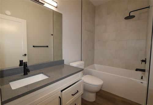 718 St. Mary River Drive, Kimberley, BC - Indoor Photo Showing Bathroom