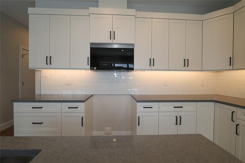 718 St. Mary River Drive, Kimberley, BC - Indoor Photo Showing Kitchen