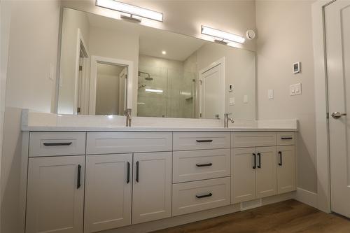 718 St. Mary River Drive, Kimberley, BC - Indoor Photo Showing Bathroom