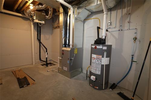 718 St. Mary River Drive, Kimberley, BC - Indoor Photo Showing Basement