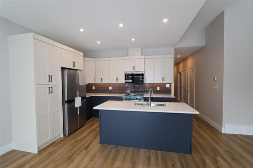 718 St. Mary River Drive, Kimberley, BC - Indoor Photo Showing Kitchen With Stainless Steel Kitchen With Double Sink