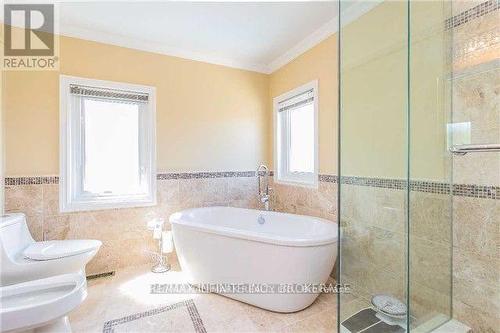 59 Oatlands Crescent, Richmond Hill, ON - Indoor Photo Showing Bathroom