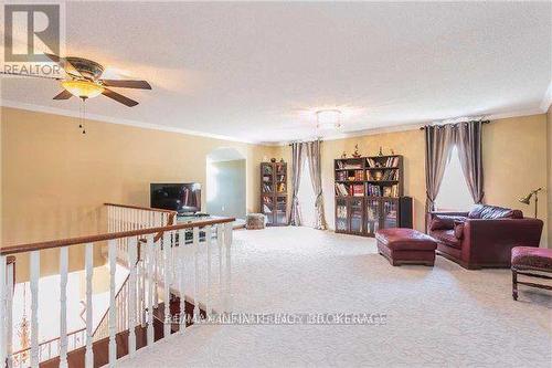 59 Oatlands Crescent, Richmond Hill, ON - Indoor Photo Showing Other Room