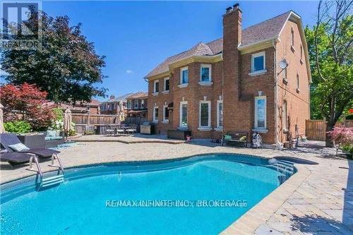 59 Oatlands Crescent, Richmond Hill, ON - Outdoor With In Ground Pool