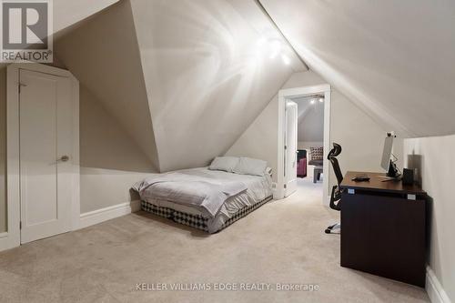 17 Spadina Avenue, Hamilton, ON - Indoor Photo Showing Bedroom