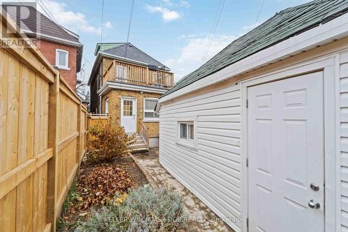 17 Spadina Avenue, Hamilton, ON - Outdoor With Exterior