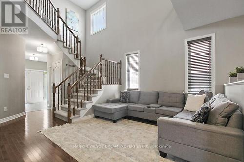 656 Netley Circle, Ottawa, ON - Indoor Photo Showing Living Room