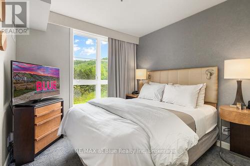 377 - 220 Gord Canning Drive, Blue Mountains (Blue Mountain Resort Area), ON - Indoor Photo Showing Bedroom