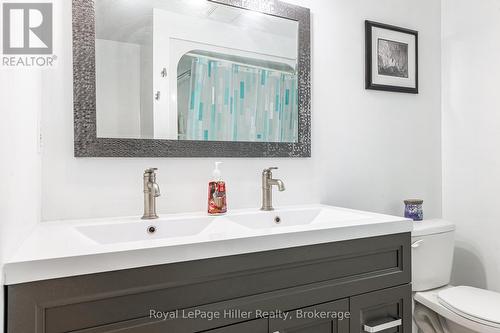 80 Burnham Court, Stratford, ON - Indoor Photo Showing Bathroom