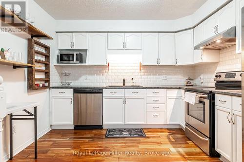 80 Burnham Court, Stratford, ON - Indoor Photo Showing Kitchen