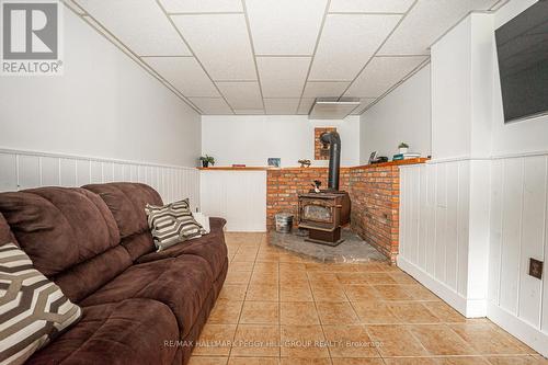 13 Cooks Drive, Uxbridge, ON - Indoor